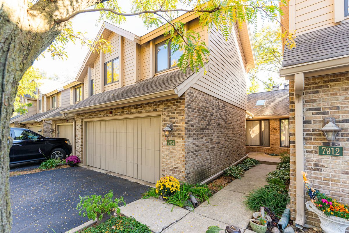 7914 Garfield Avenue, Burr Ridge, IL 60527