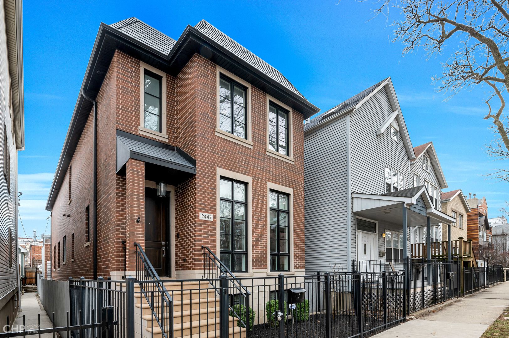 2447 N GREENVIEW Avenue — Chicago, IL 60614
