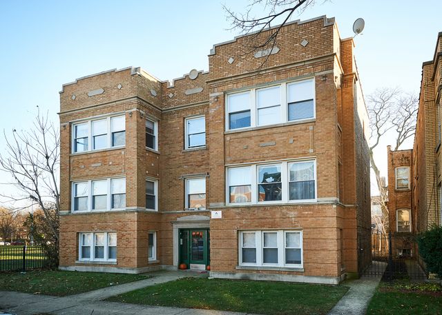 3725 W eastwood Avenue #2 — Chicago, IL 60625