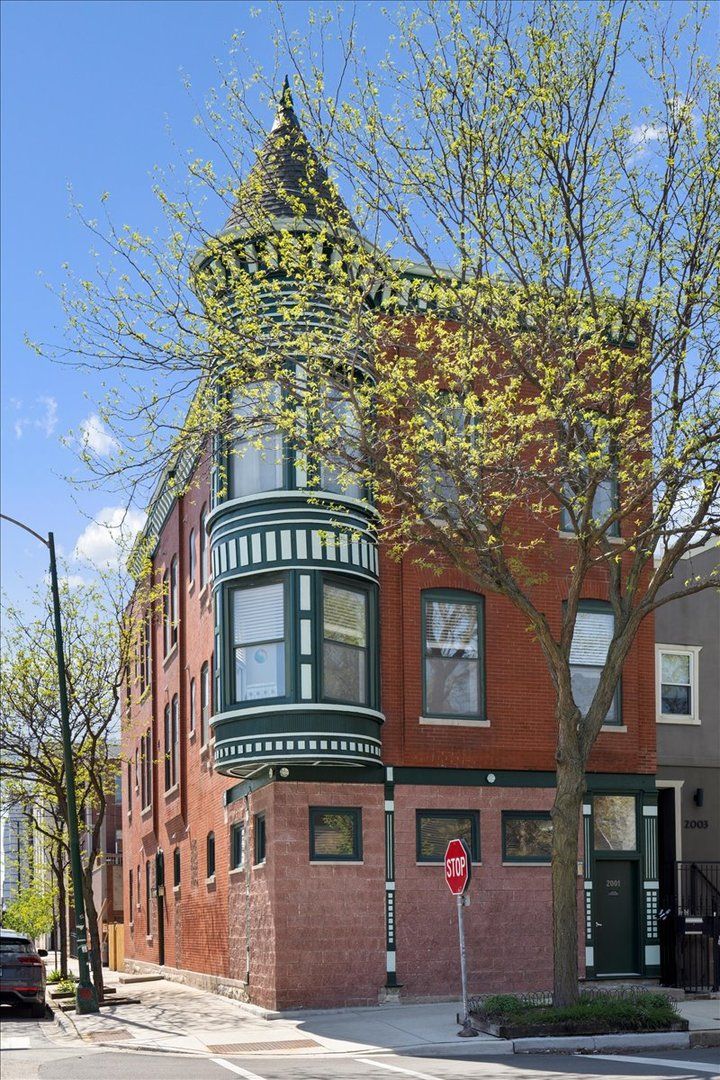 2001 W Ohio Street #1N — Chicago, IL 60612