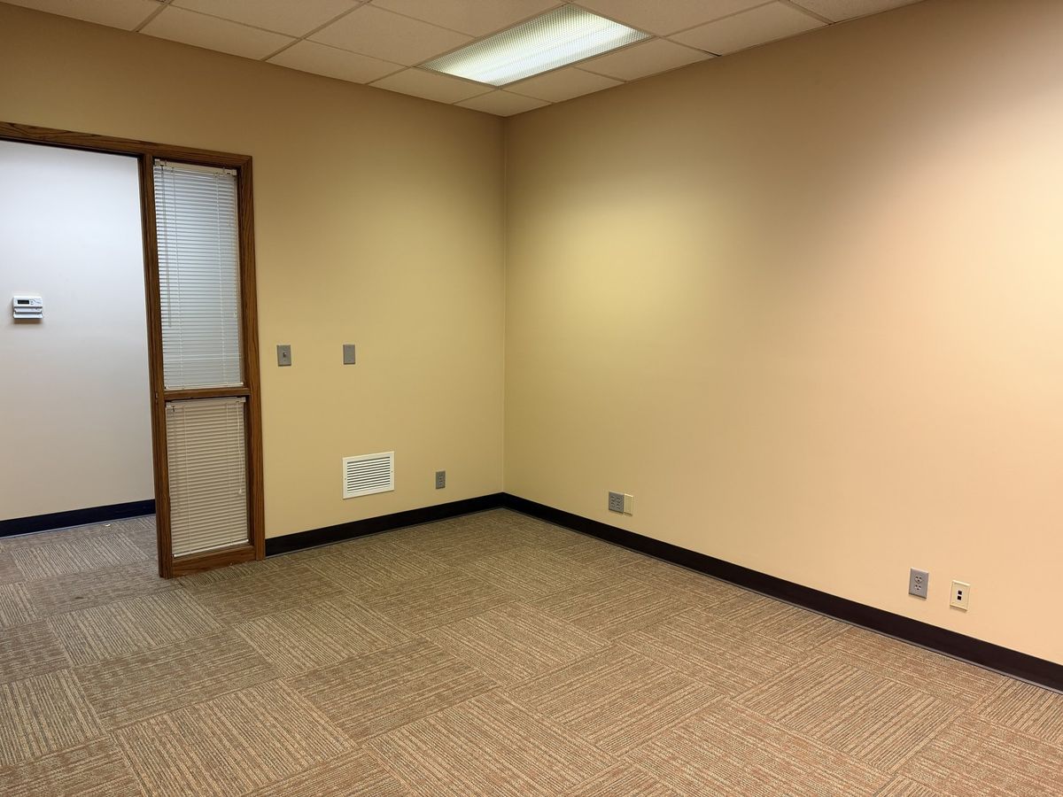 1011 Shooting Park Road #101-B, Peru, IL 61354