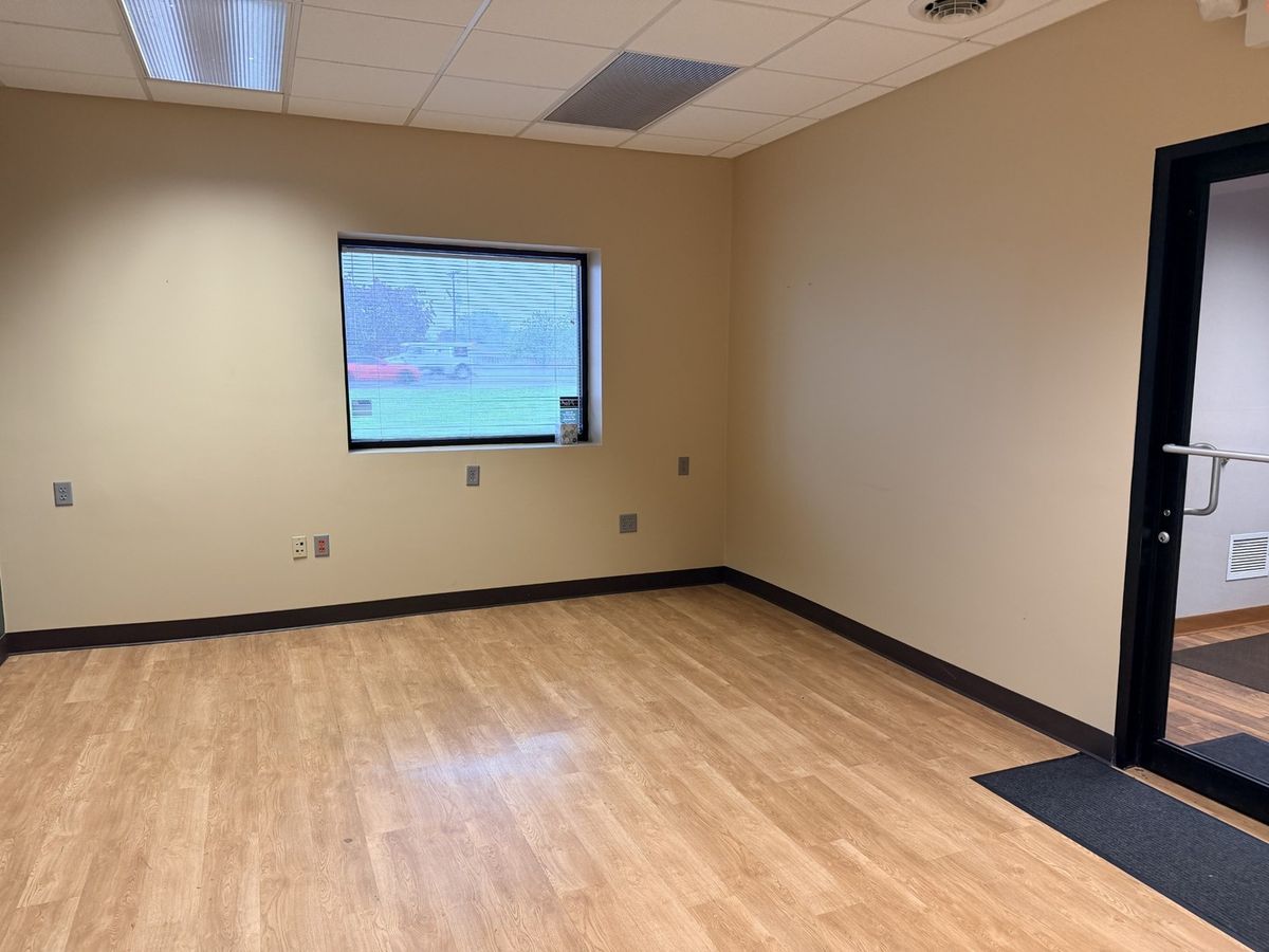 1011 Shooting Park Road #101-B, Peru, IL 61354