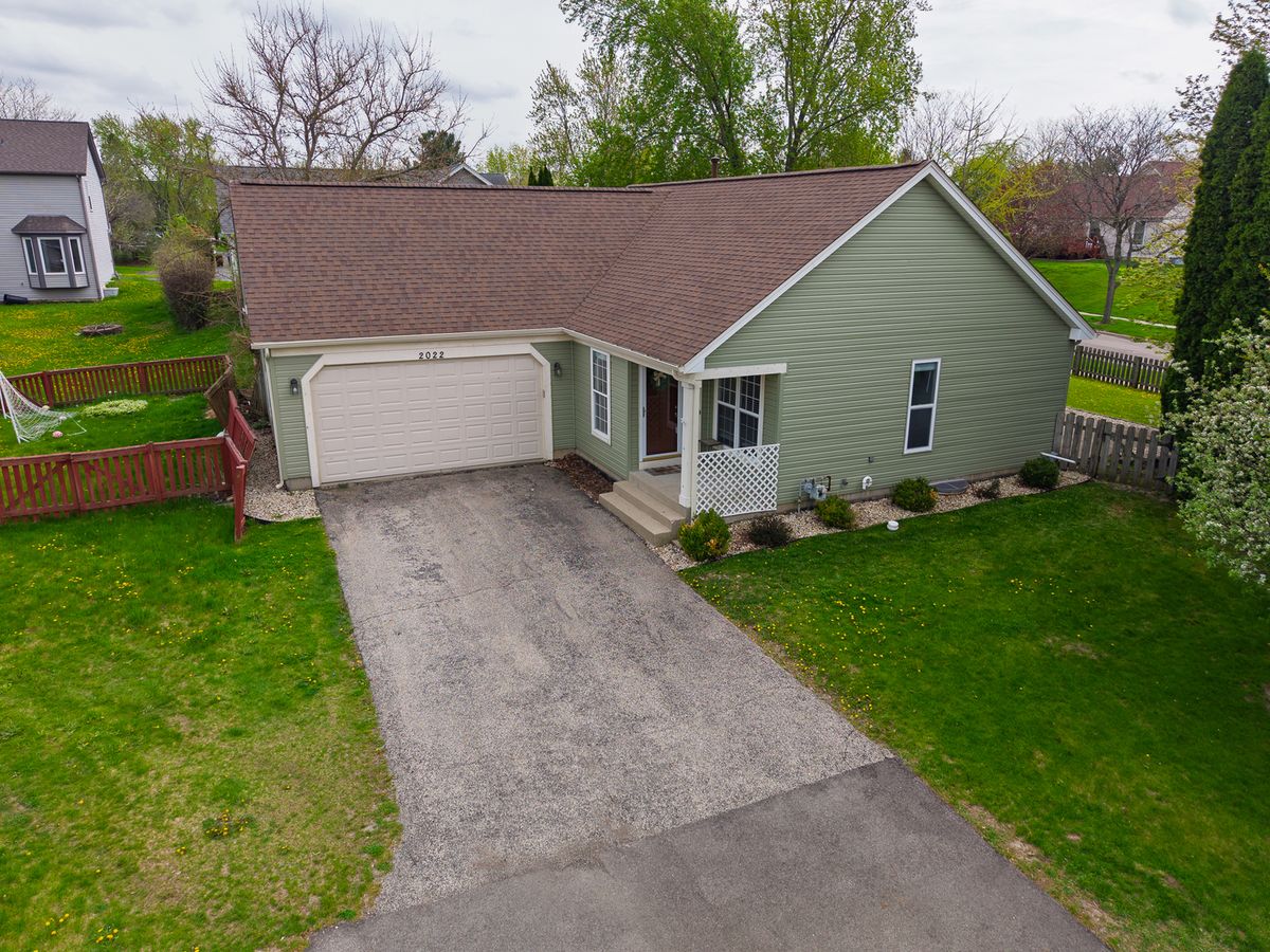 2022 Aspen Drive, Woodstock, IL 60098