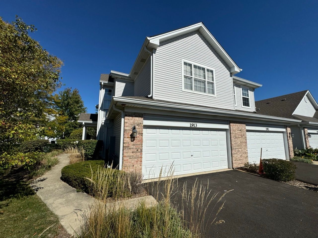 1913 Golden Gate Lane — Naperville, IL 60563