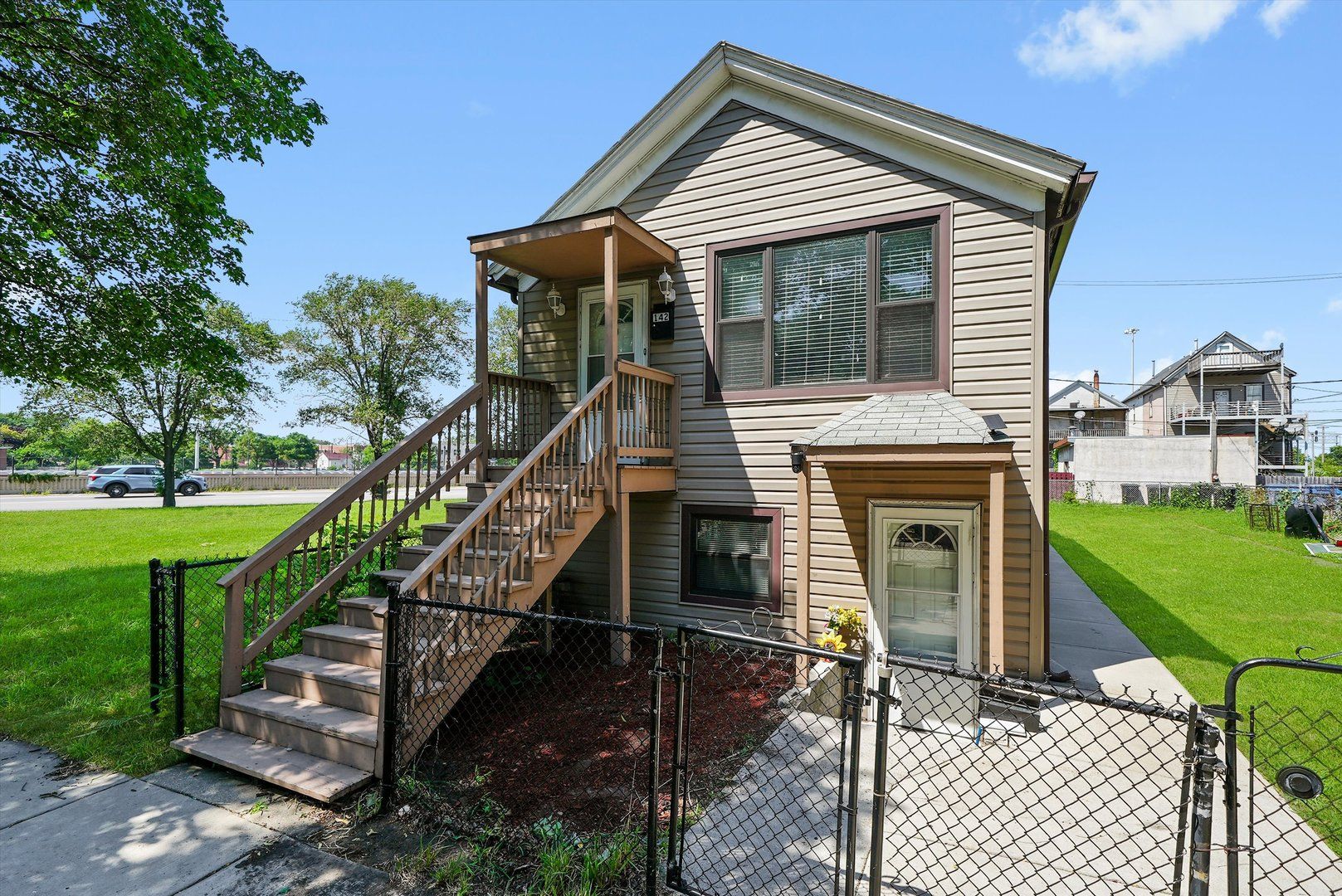 142 W Swann Street — Chicago, IL 60609