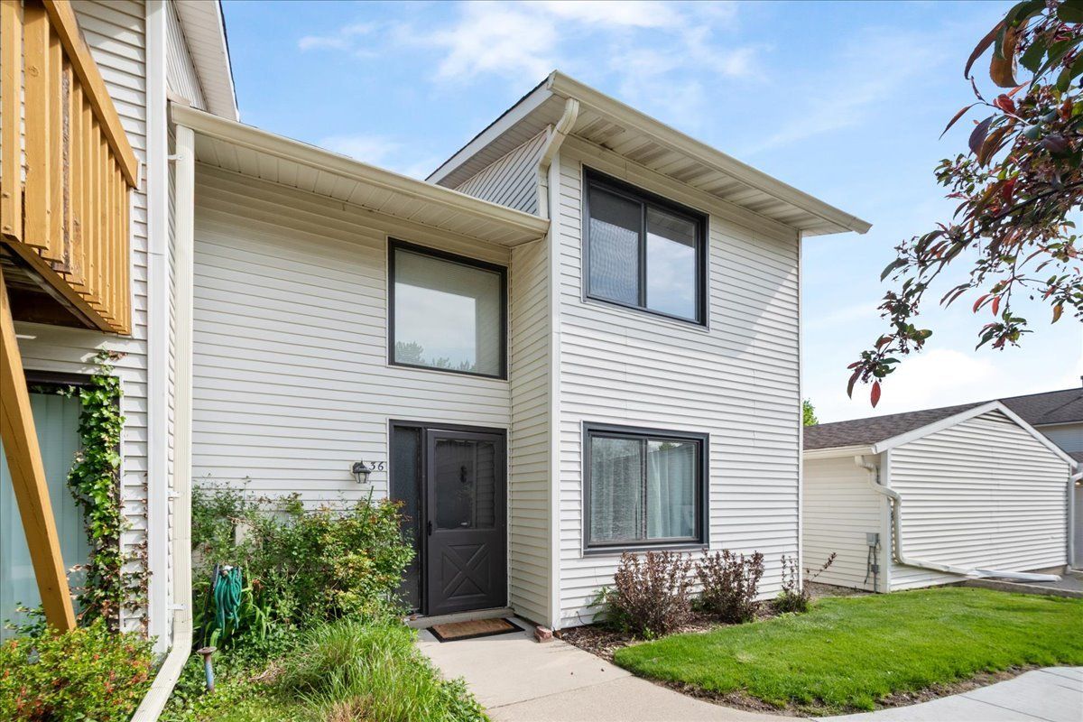 36 CONSTITUTION Court — Vernon Hills, IL 60061