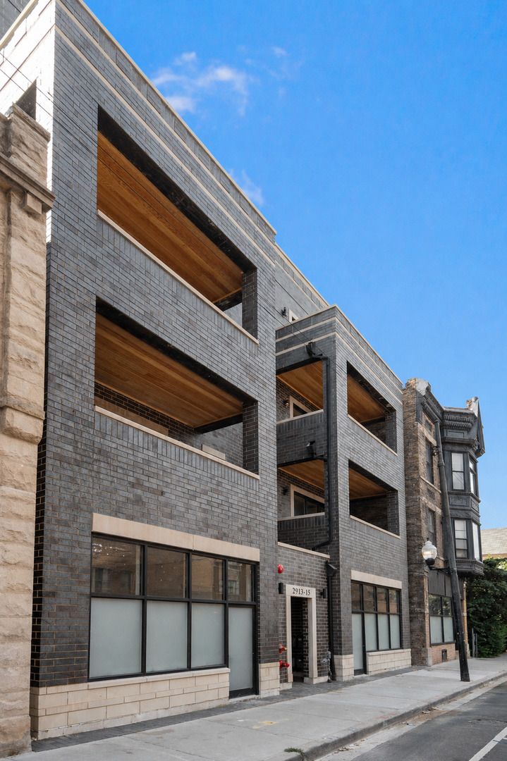 2913 W Belmont Avenue #1A — Chicago, IL 60618