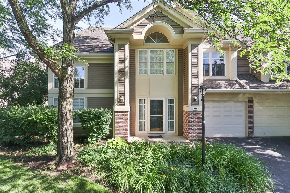 725 Deep Wood Court — Elk Grove Village, IL 60007