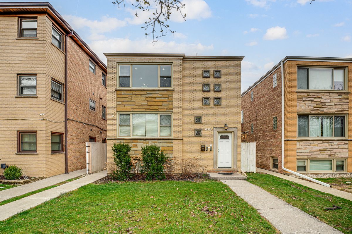 2437 78th Avenue, Elmwood Park, IL 60707