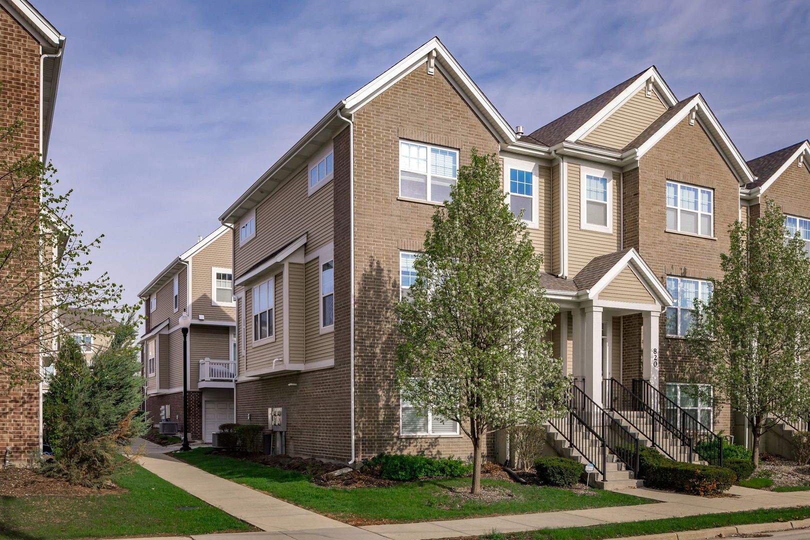 822 Center Street — Des Plaines, IL 60016