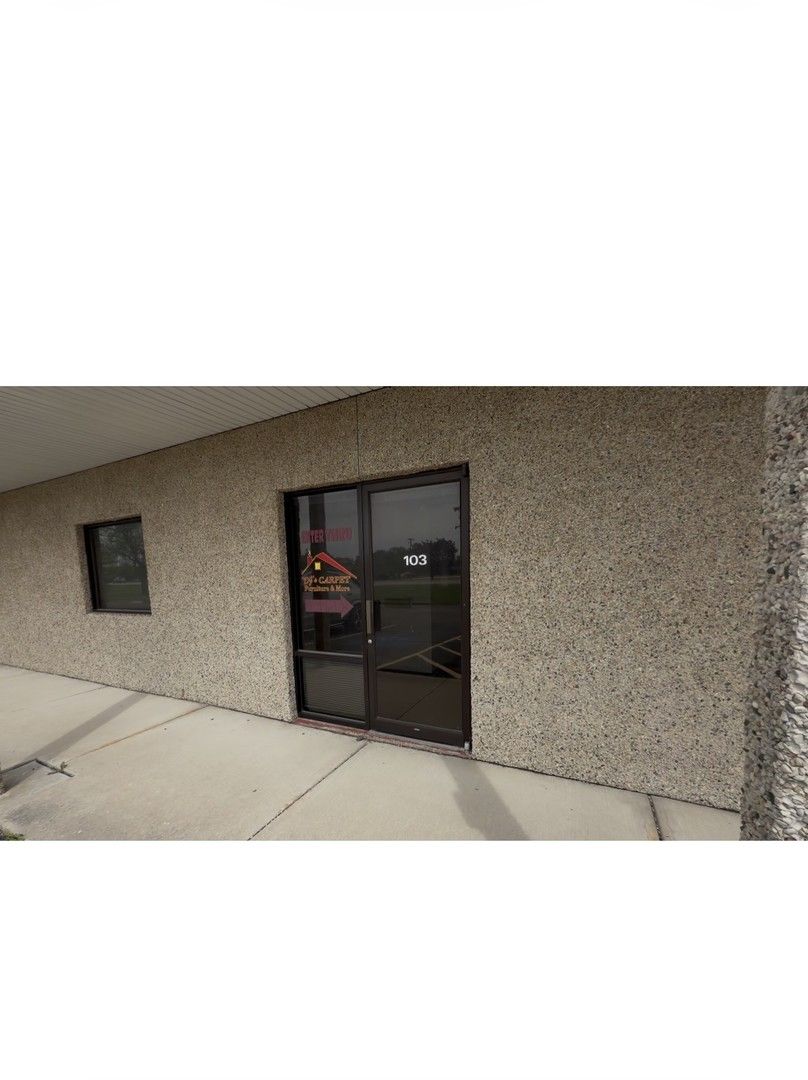 1011 Shooting Park Road #103 — Peru, IL 61354