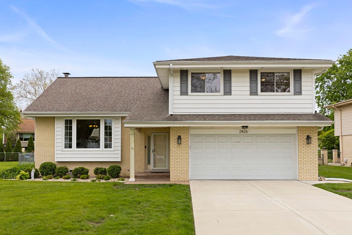 2426 Shag Bark Trail, Arlington Heights, IL 60005