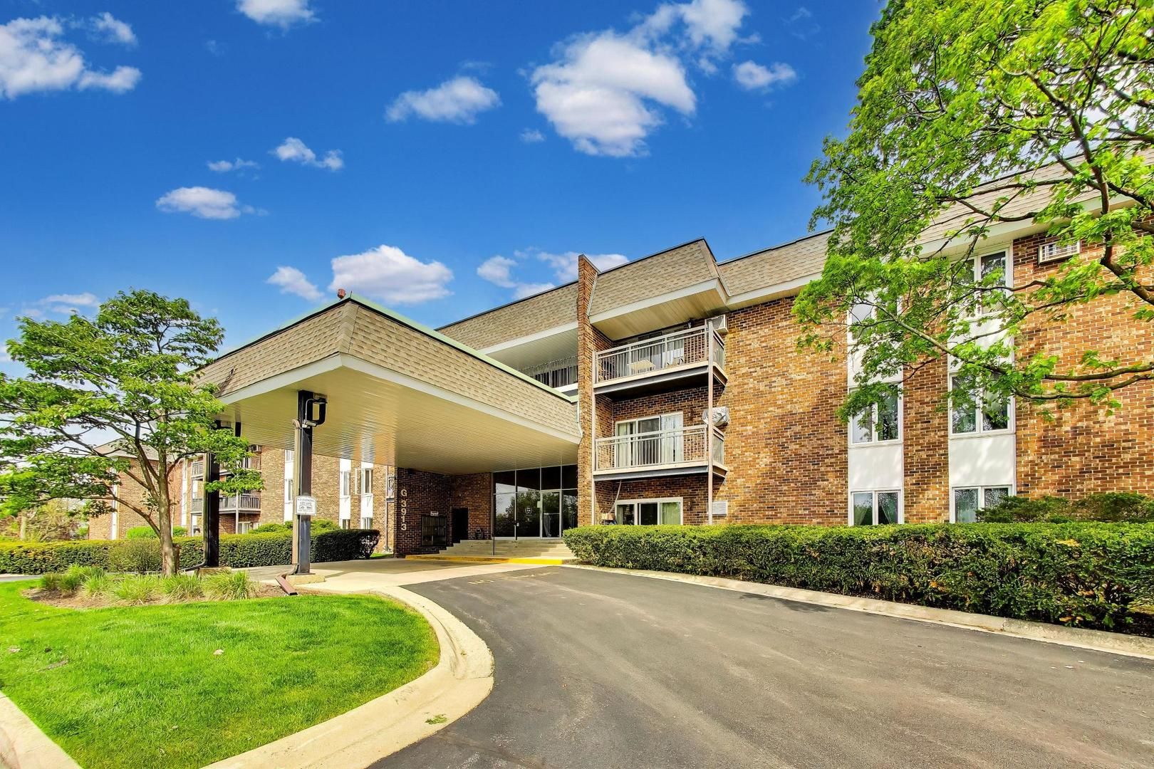 3913 Saratoga Avenue #G301 — Downers Grove, IL 60515