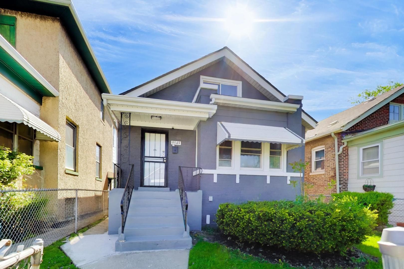 9549 S Calumet Avenue — Chicago, IL 60628