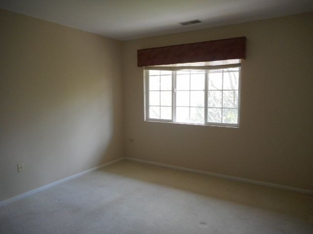 605 Barrington Avenue E #340, Dundee, IL 60118