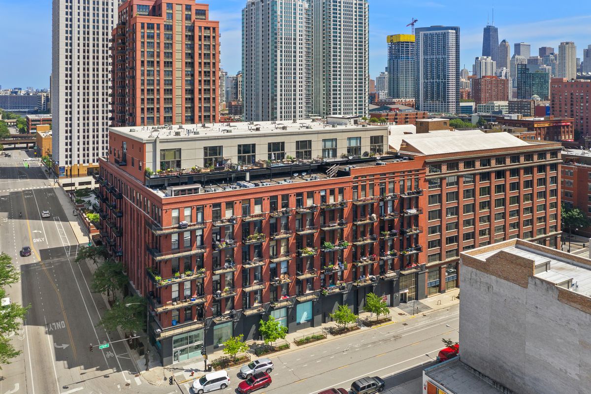 616 Fulton Street, Chicago, IL 60661