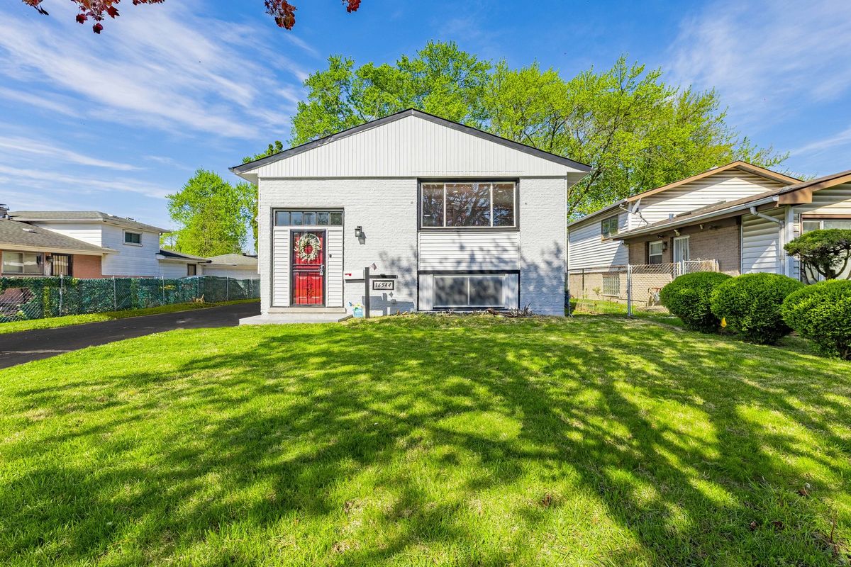 16544 Marshfield Avenue, Markham, IL 60428