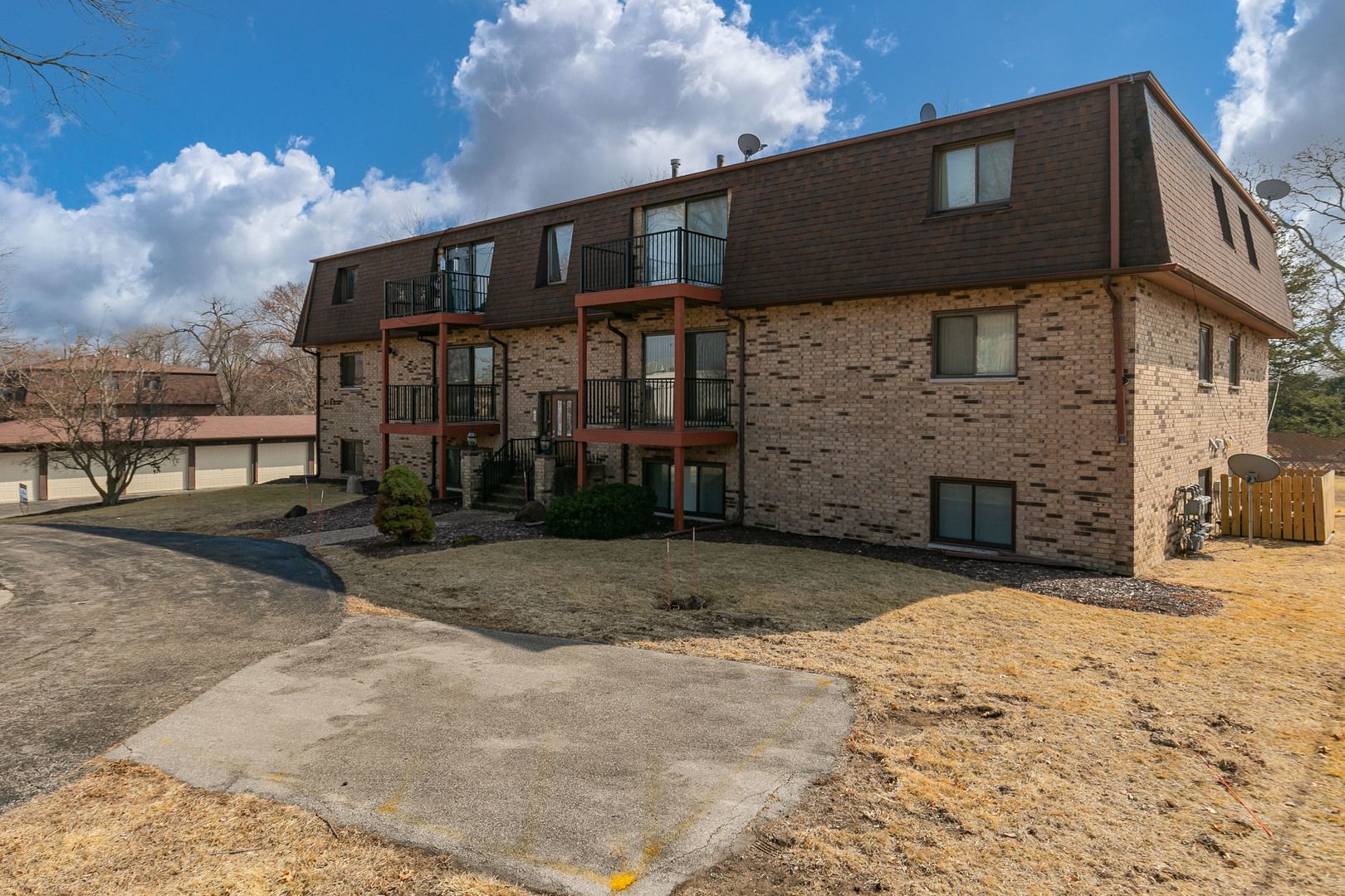5102 25th Ave Court #201 — Moline, IL 61265