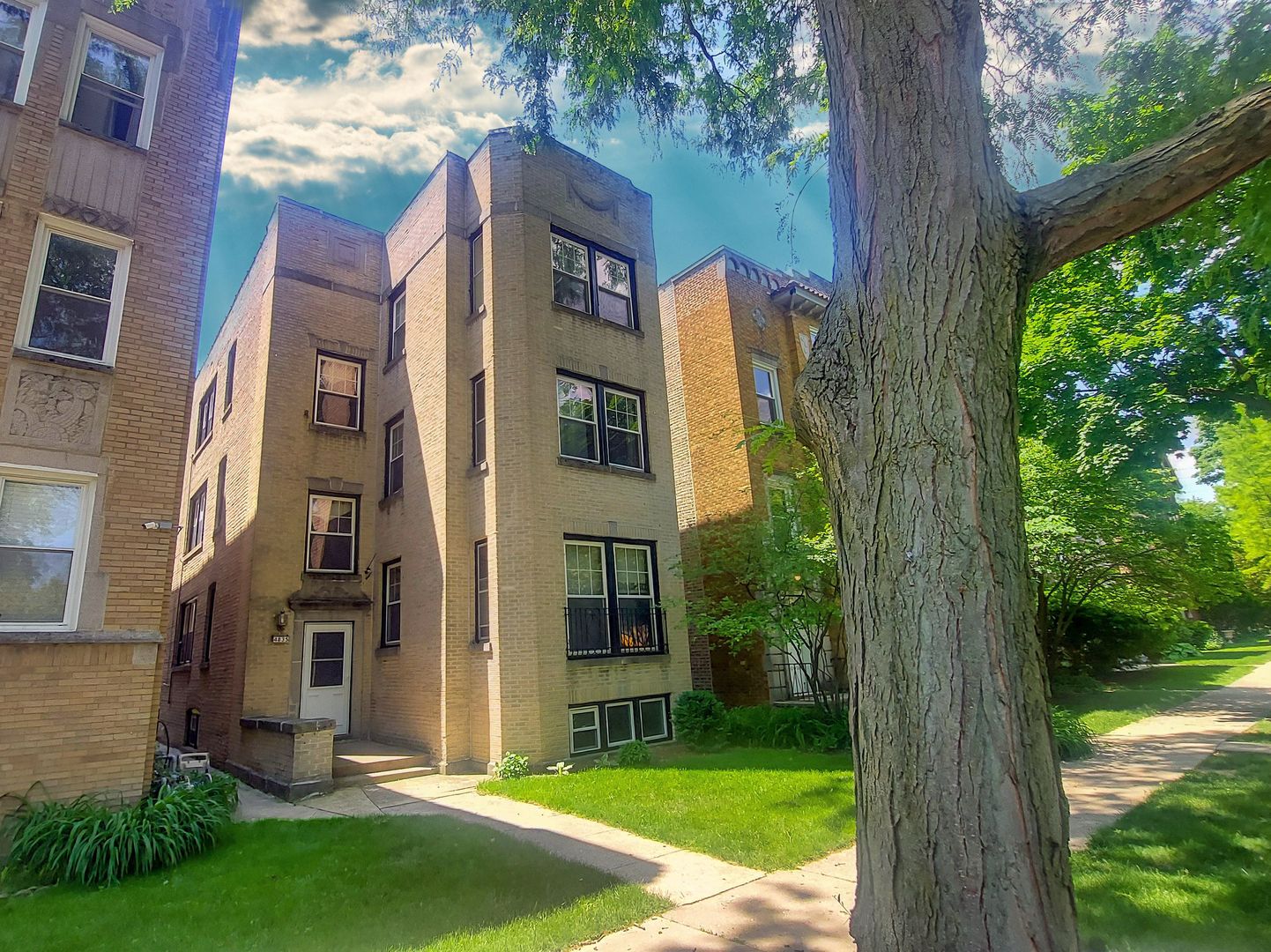 4835 Lee Street #1 — Skokie, IL 60077
