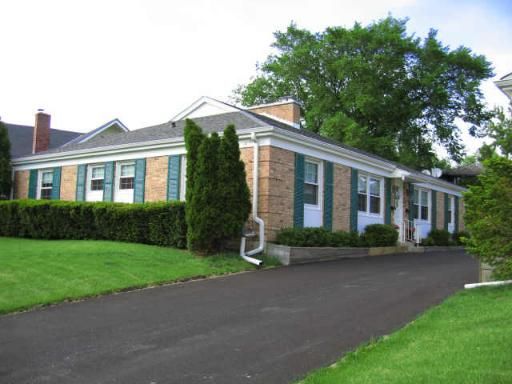 47 Washington Circle #47 — Lake Forest, IL 60045