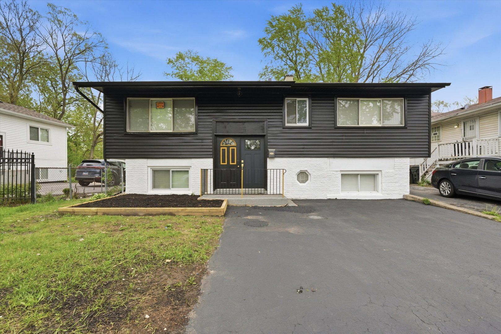 16611 Marshfield Avenue — Markham, IL 60428