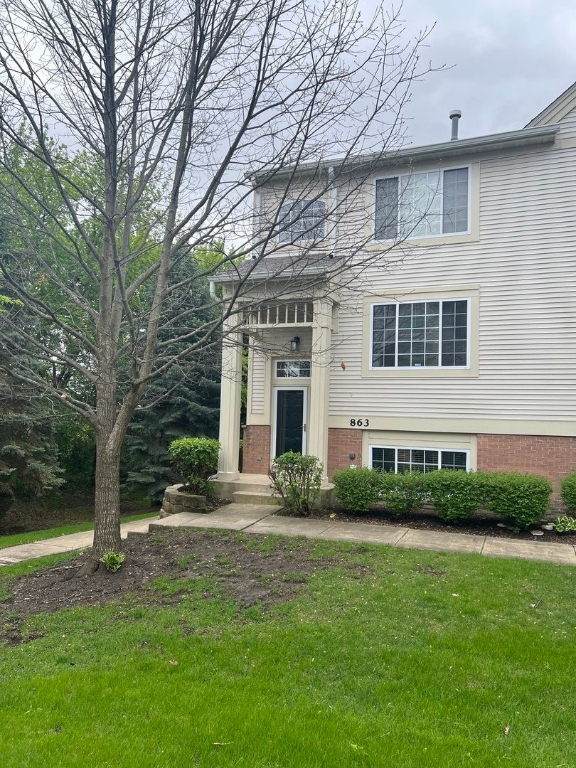 863 PHEASANT Trail, St. Charles, IL 60174