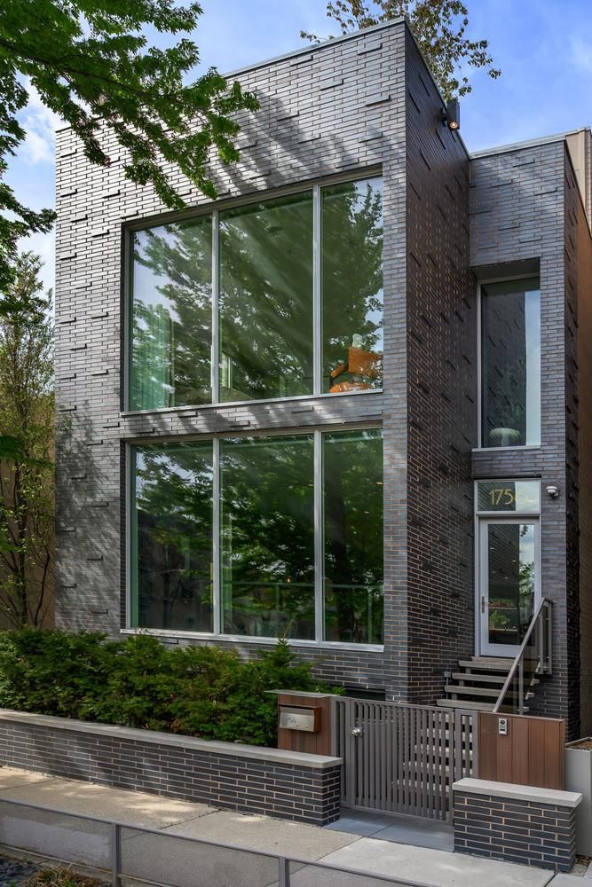 1756 W Wabansia Avenue — Chicago, IL 60622