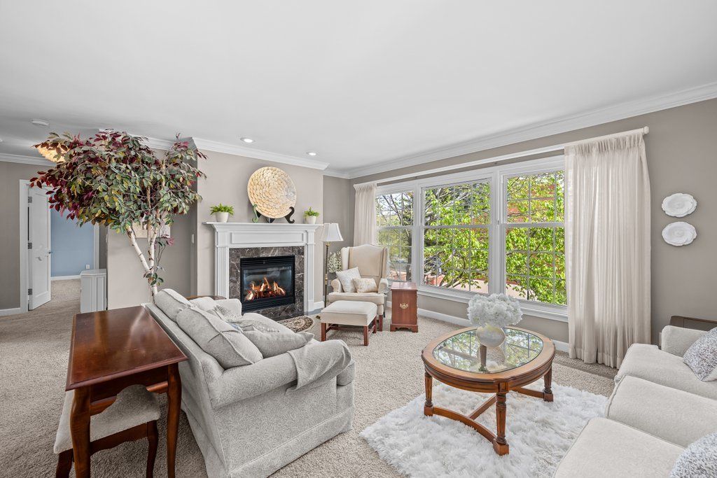 3215 Locust Street, Davenport, IA 52803