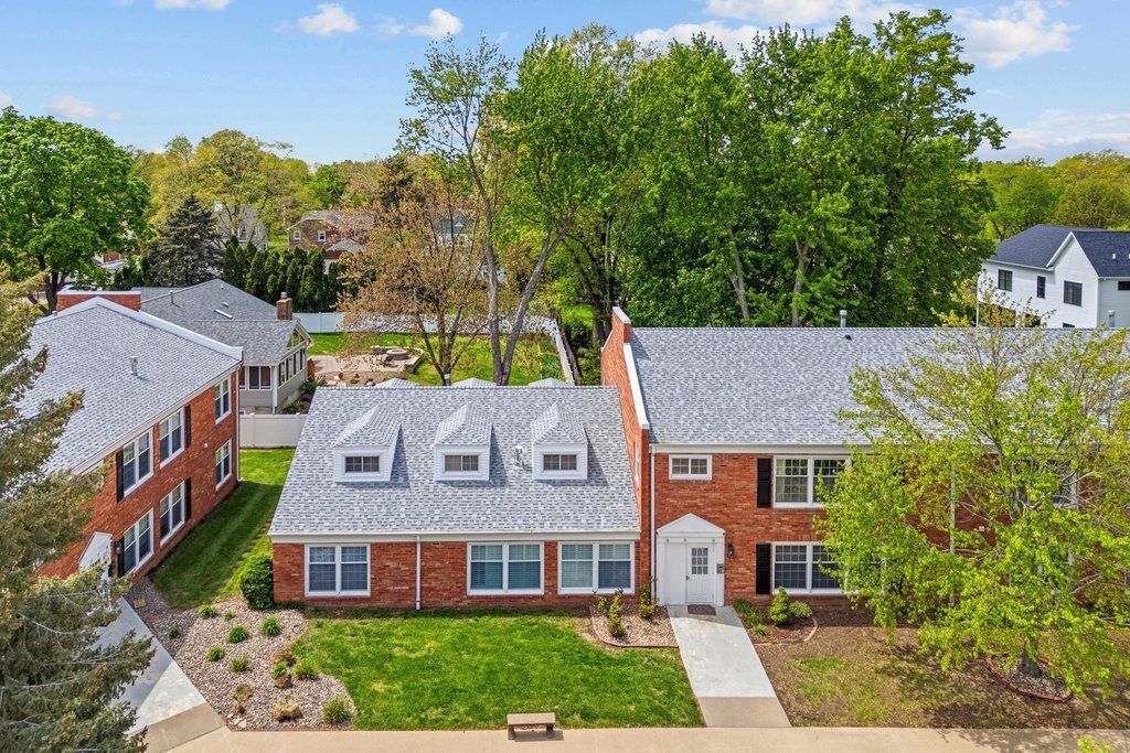 3215 Locust Street, Davenport, IA 52803