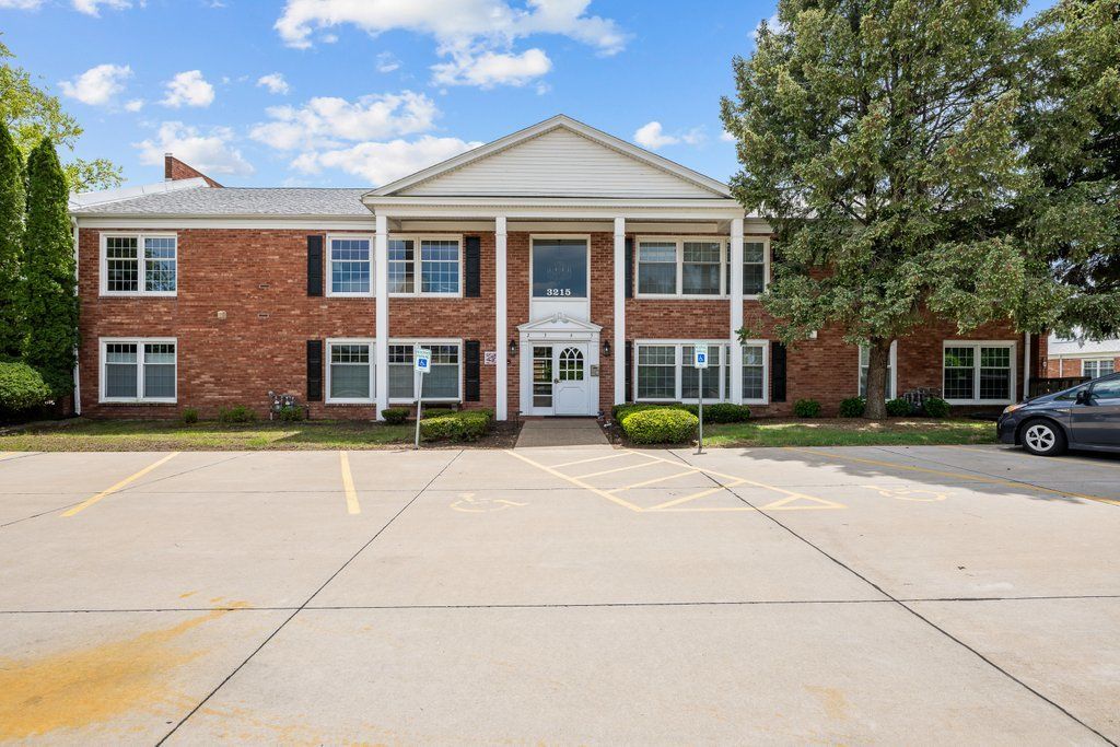 3215 E Locust Street #15 — Davenport, IA 52803