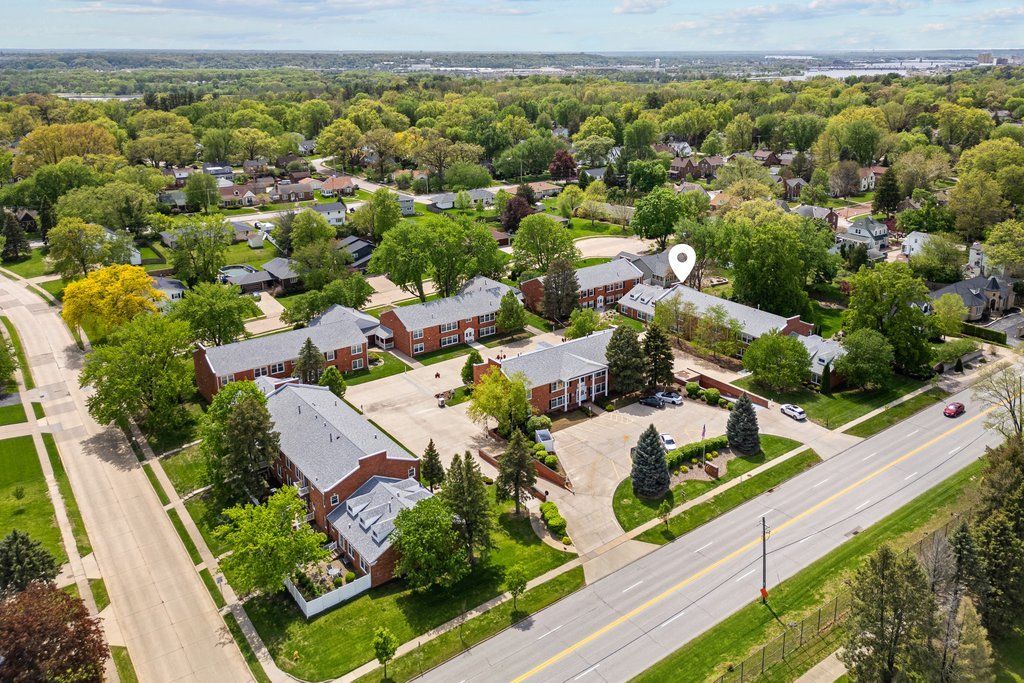 3215 Locust Street, Davenport, IA 52803