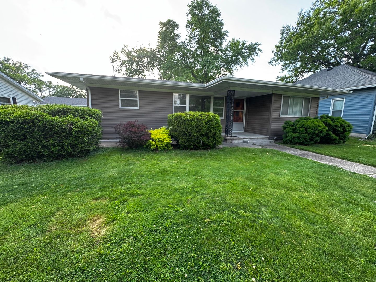 803 S Madison Street — Duquoin, IL 62832