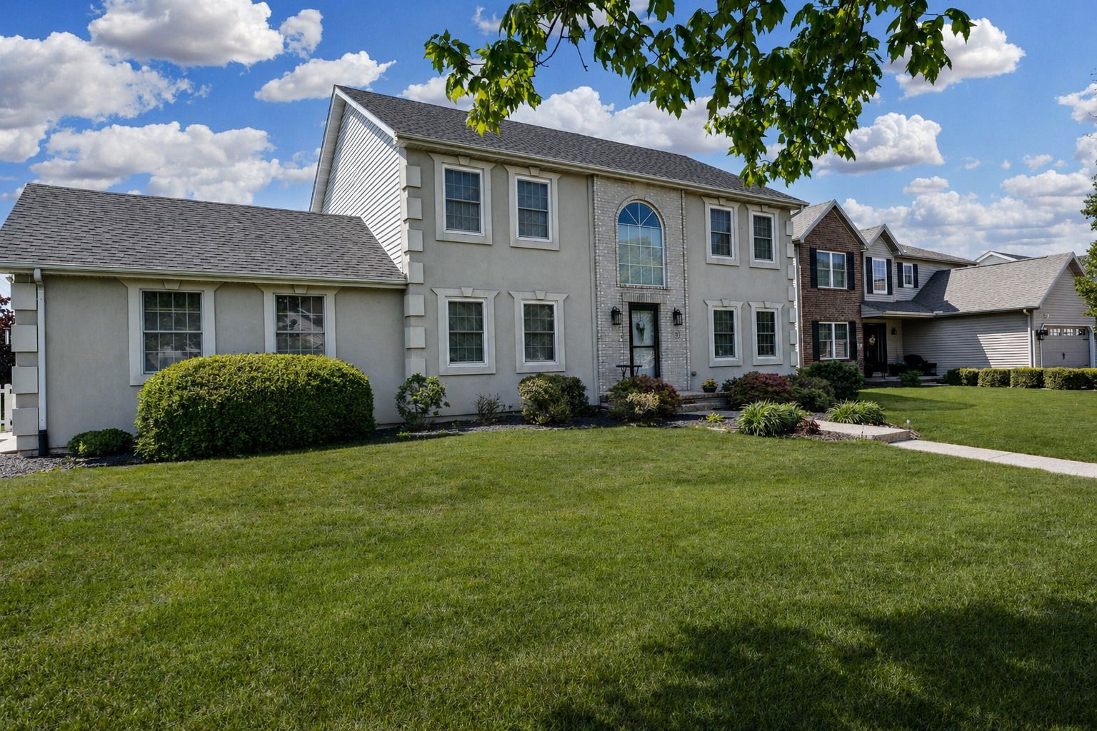 2 Bandecon Way — Bloomington, IL 61704