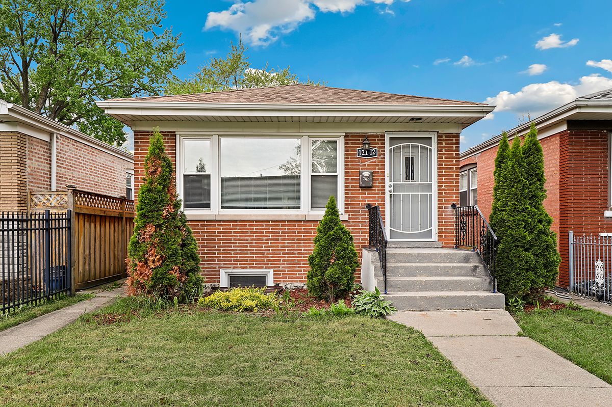 12112 Indiana Avenue, Chicago, IL 60628