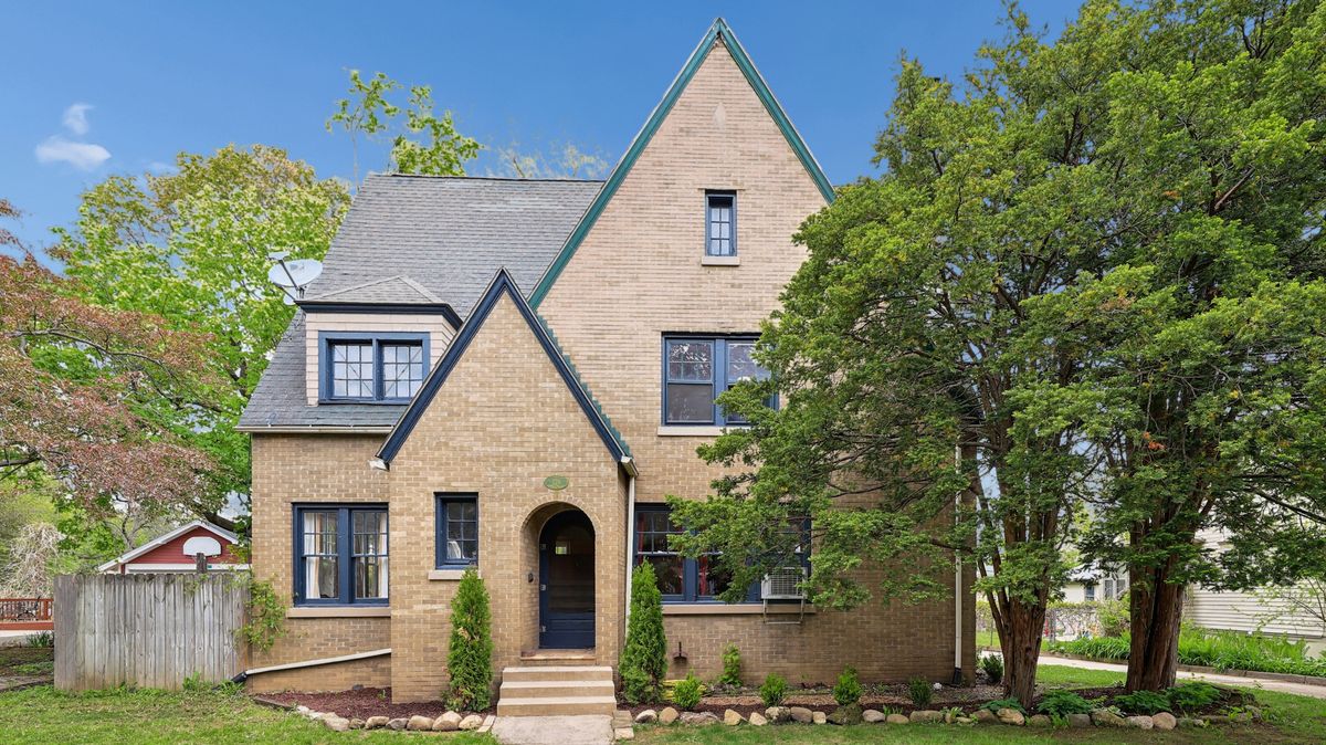 726 Highland Avenue, Elgin, IL 60123