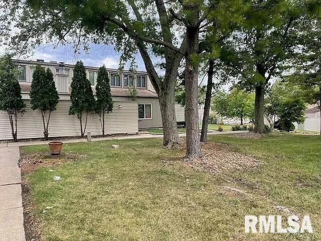 6831 N FROSTWOOD Parkway #82, Peoria, IL 61615