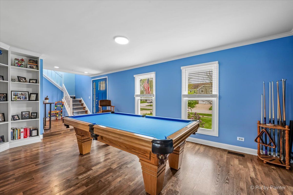 27W050 Sycamore Lane, Winfield, IL 60190