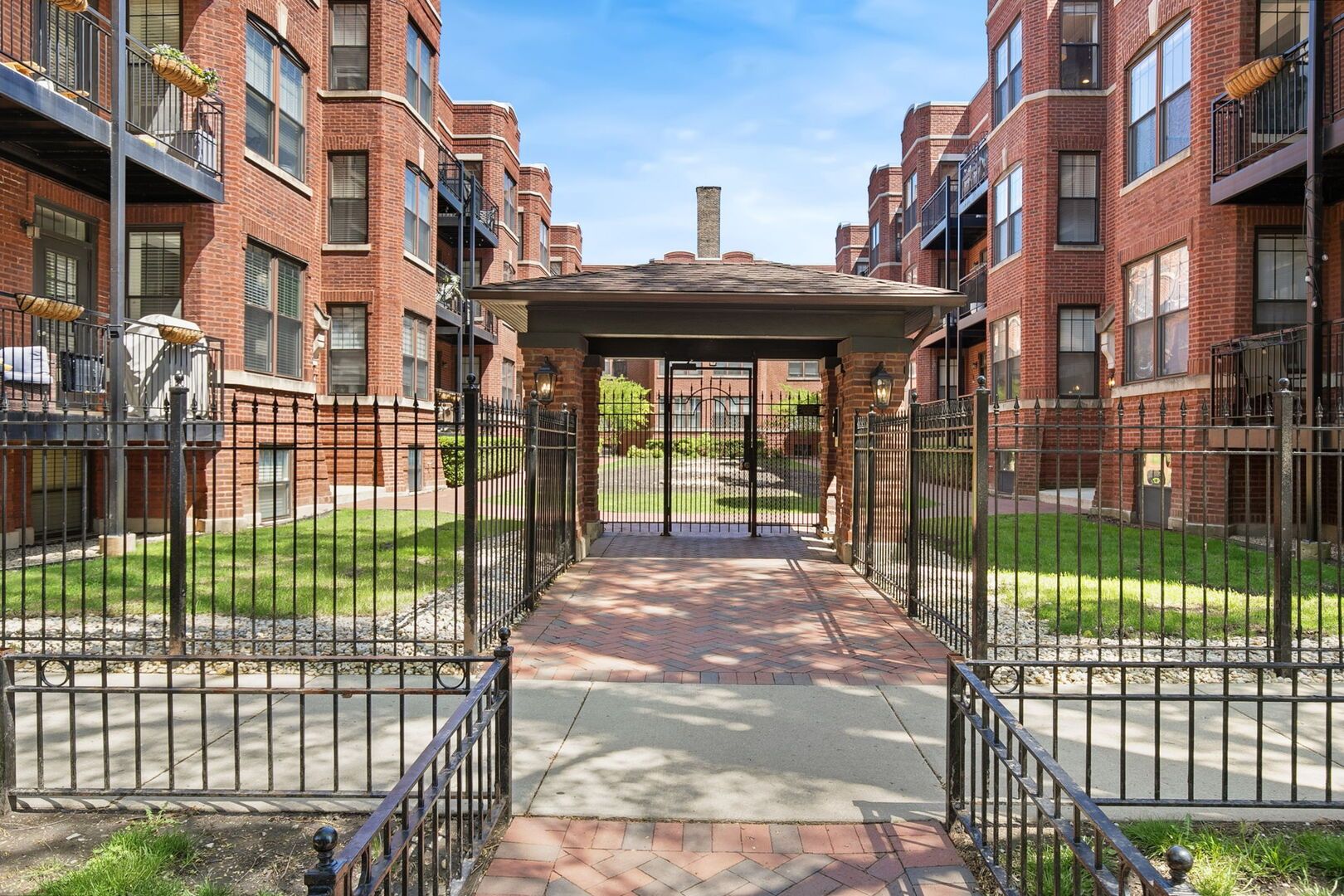2701 N Mildred Avenue #3B — Chicago, IL 60614