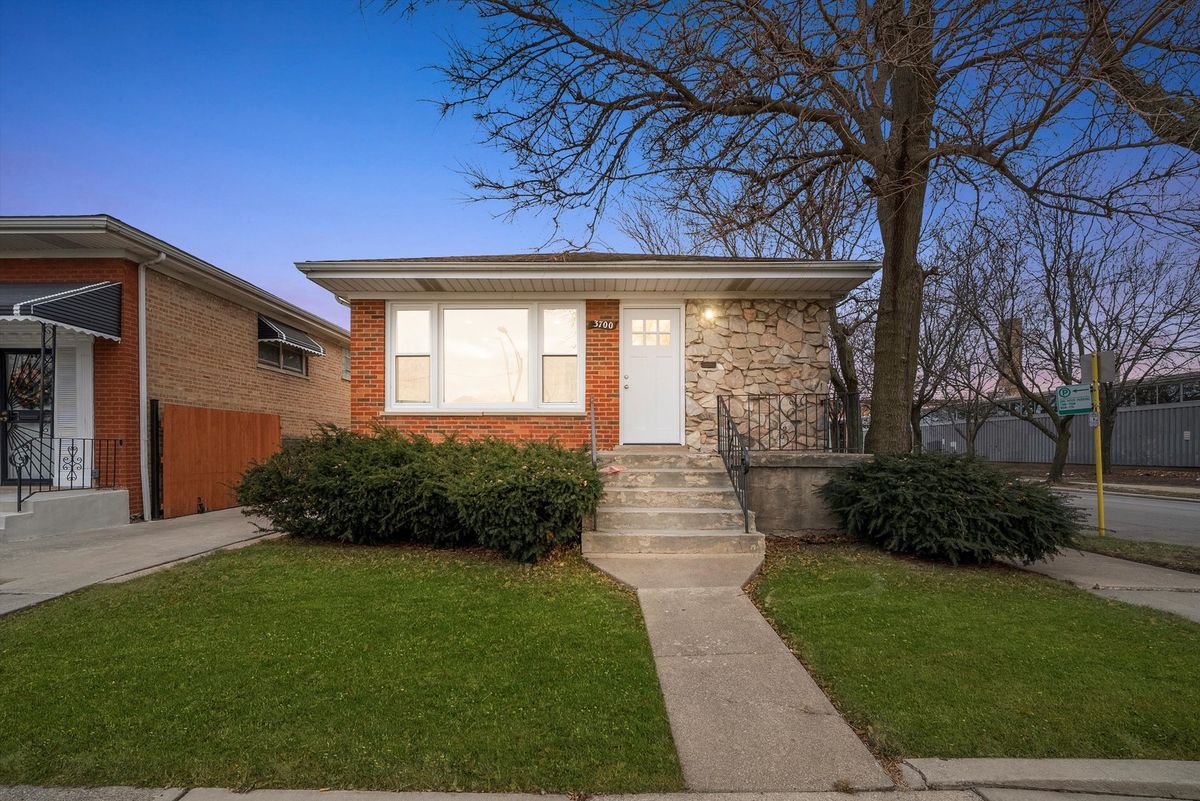 3700 76th Place, Chicago, IL 60652