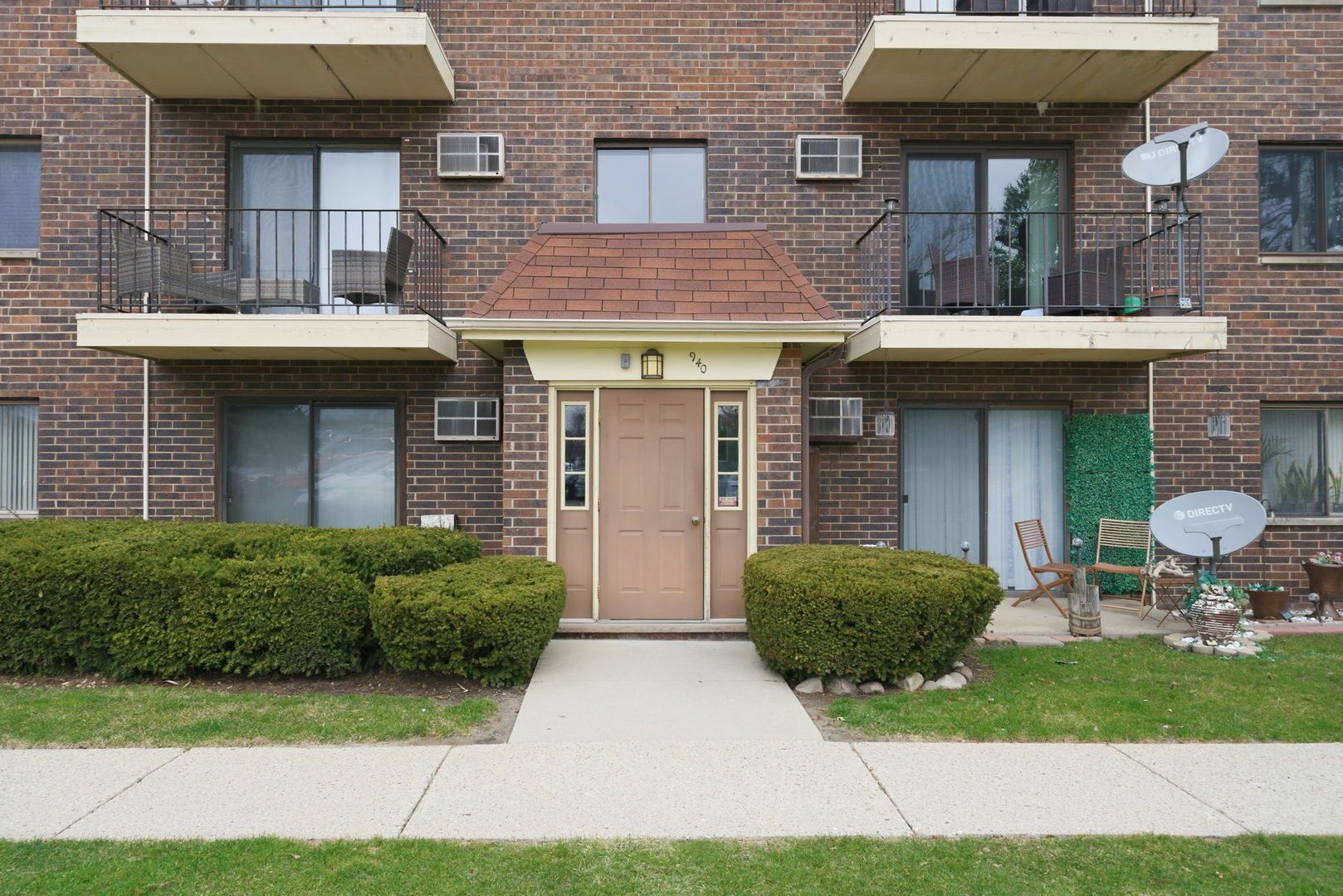 940 N Rohlwing Road #201A — Addison, IL 60101