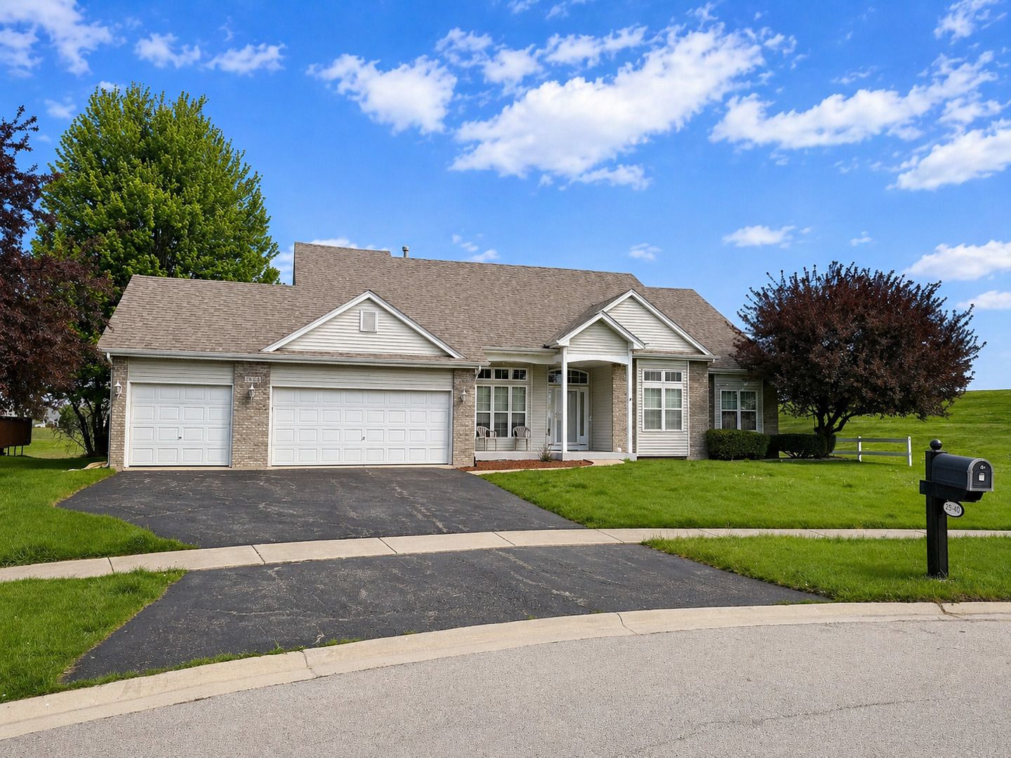 25410 W Latham Court — Plainfield, IL 60585
