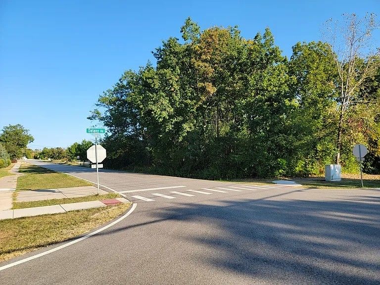 125 S Delany Road — Gurnee, IL 60031