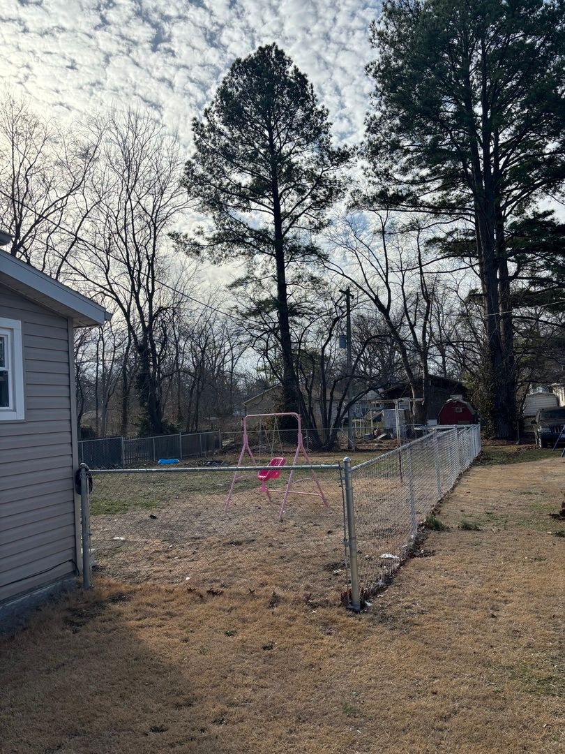 718 E Taylor Street, Benton, IL 62812