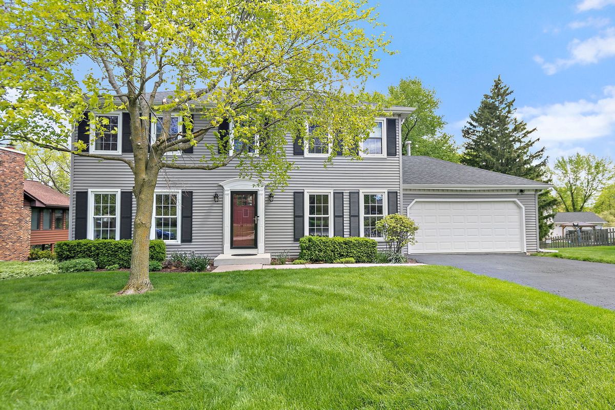 18 Jennifer Lane, DeKalb, IL 60115