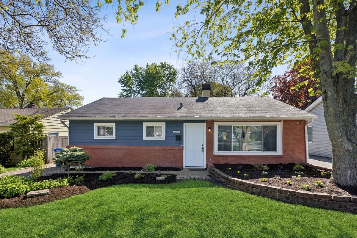 1205 Chase Street, Wheaton, IL 60189