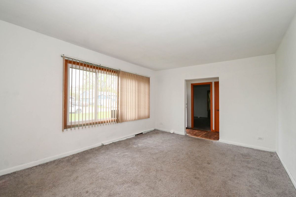 2710 30th Street, Zion, IL 60099