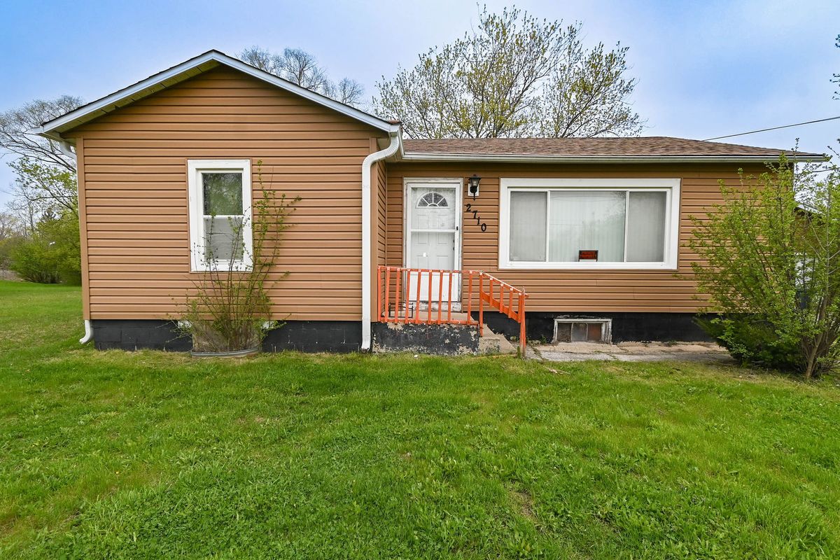 2710 30th Street, Zion, IL 60099
