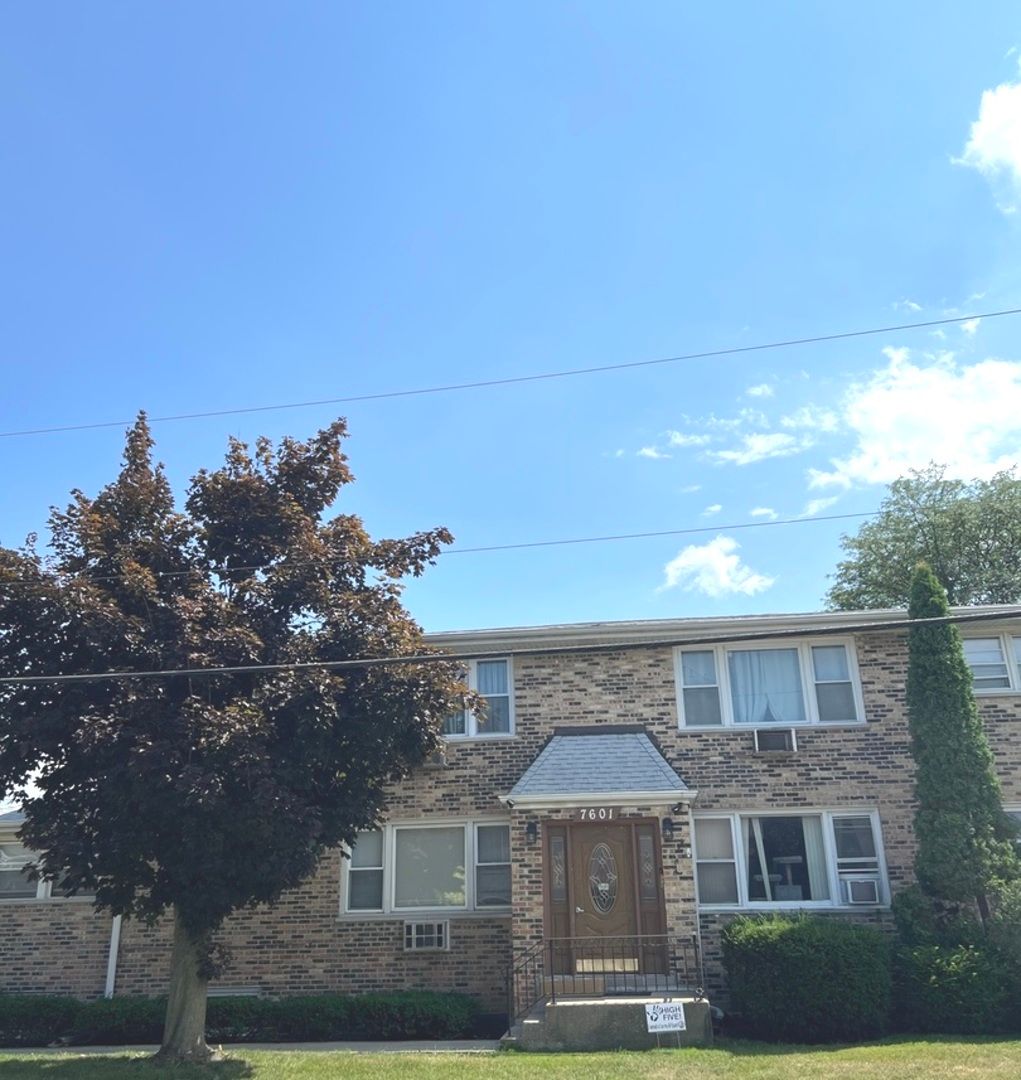 7601 Banks Street #2E — Justice, IL 60458