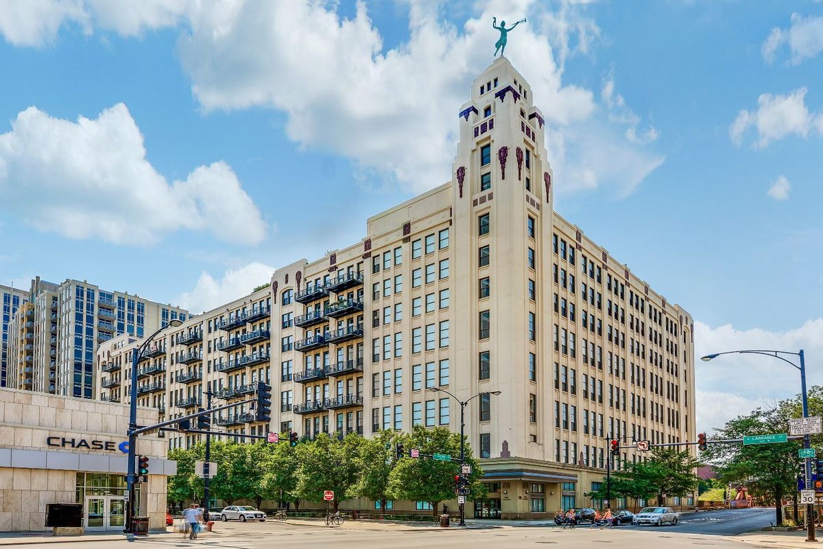 758 Larrabee Street, Chicago, IL 60654