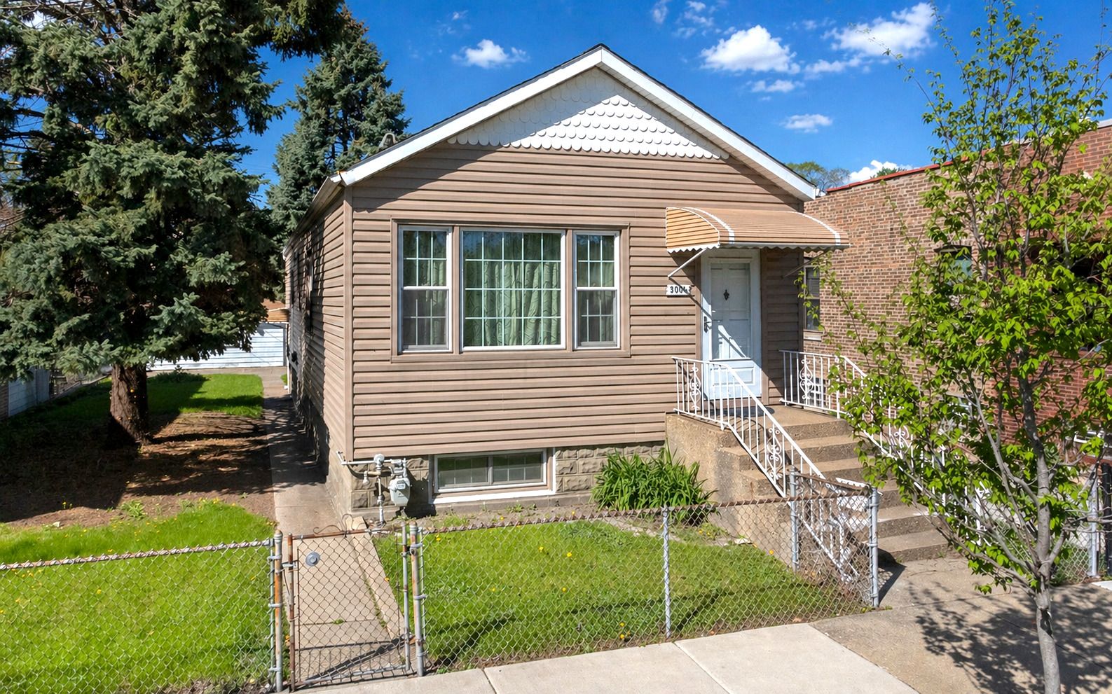 3006 S Poplar Avenue — Chicago, IL 60608